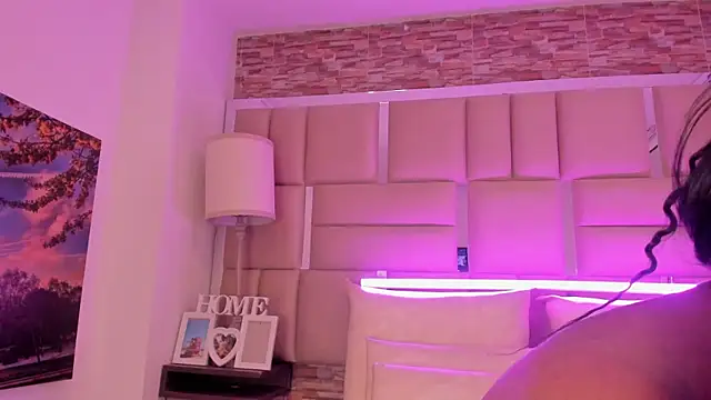 ShaniaBrownn online show from 02-19-26, 07:43