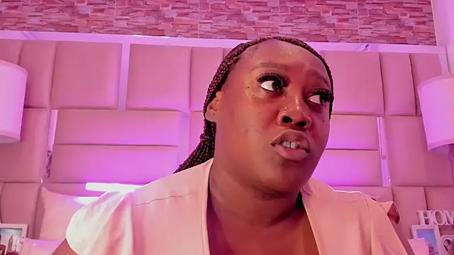 ShaniaBrownn online show from 04-09-26, 07:19