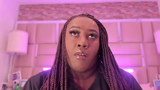 ShaniaBrownn online show from 05-29-26, 07:45