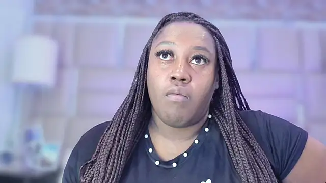 ShaniaBrownn online show from 06-09-26, 07:36