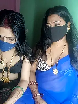 Snapshot of cutee__crazy chatting on 10-11-25, 05:44 cutee  crazy online show from 10-11-25, 05:44