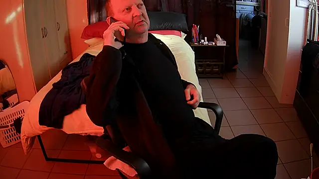 Snapshot of passifsoumis1963 chatting on 11-17-25, 10:21 passifsoumis1963 online show from 11-17-25, 10:21