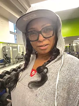 MSweetLindaParks online show from 02-20-25, 12:04