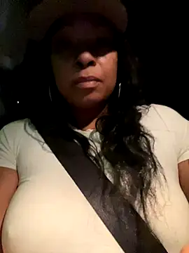 MSweetLindaParks online show from 11-30-25, 07:56