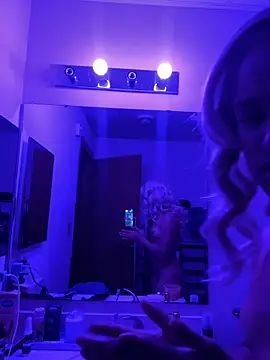 Snapshot of MyssFiji chatting on 11-04-25, 03:44 MyssFiji online show from 11-04-25, 03:44