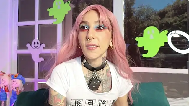 Evangelyne 1 online show from 10-26-25, 04:13