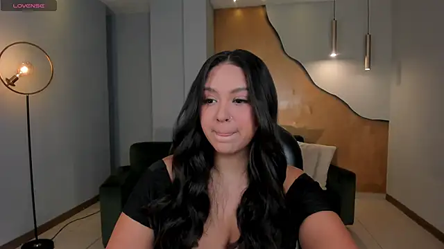 ToriCrossX online show from 10-25-25, 01:35