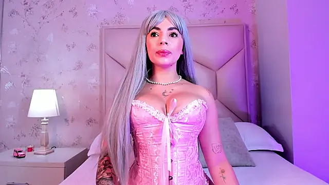 Snapshot of ambar_sullivan chatting on 10-22-25, 11:43 ambar sullivan online show from 10-22-25, 11:43