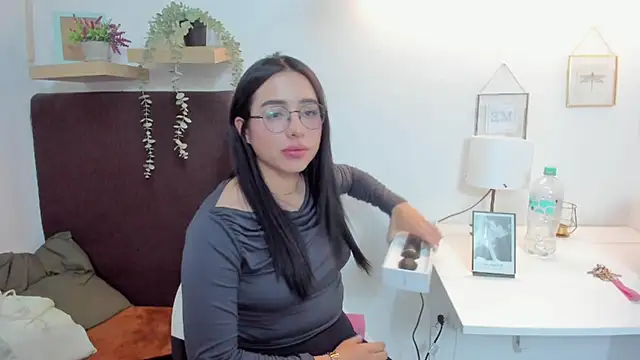 isabella jade online show from 02-25-25, 06:53