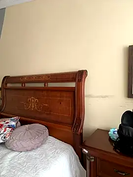 isabella jade online show from 10-16-25, 01:45