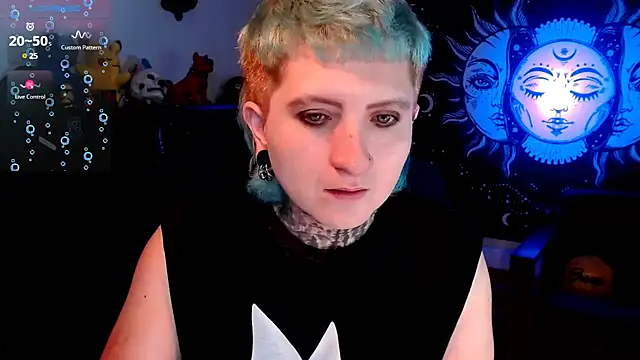 Snapshot of Marieblueeyes chatting on 03-15-25, 02:46 Marieblueeyes online show from 03-15-25, 02:46