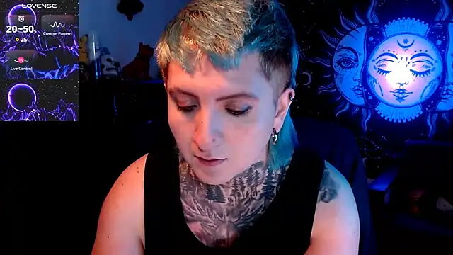 Snapshot of Marieblueeyes chatting on 03-16-25, 02:32 Marieblueeyes online show from 03-16-25, 02:32