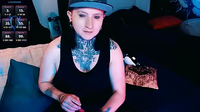 Snapshot of Marieblueeyes chatting on 09-24-25, 02:15 Marieblueeyes online show from 09-24-25, 02:15