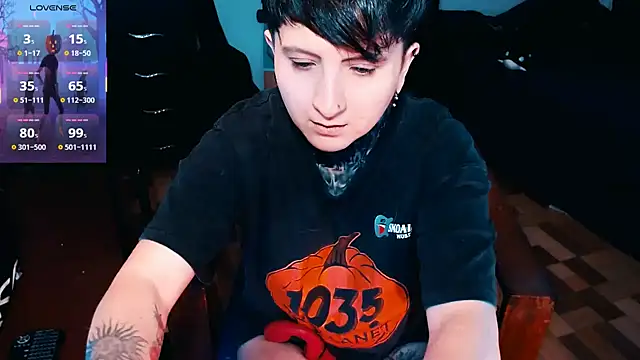 Snapshot of Marieblueeyes chatting on 10-20-25, 01:33 Marieblueeyes online show from 10-20-25, 01:33