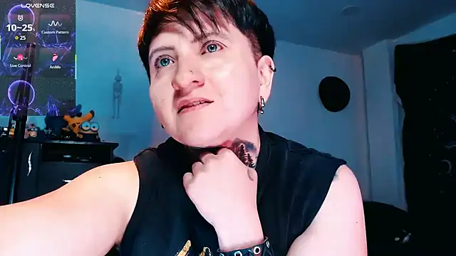 Snapshot of Marieblueeyes chatting on 10-22-25, 12:00 Marieblueeyes online show from 10-22-25, 12:00