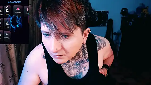 Snapshot of Marieblueeyes chatting on 10-27-25, 11:20 Marieblueeyes online show from 10-27-25, 11:20