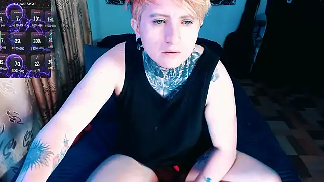 Snapshot of Marieblueeyes chatting on 11-09-25, 04:44 Marieblueeyes online show from 11-09-25, 04:44