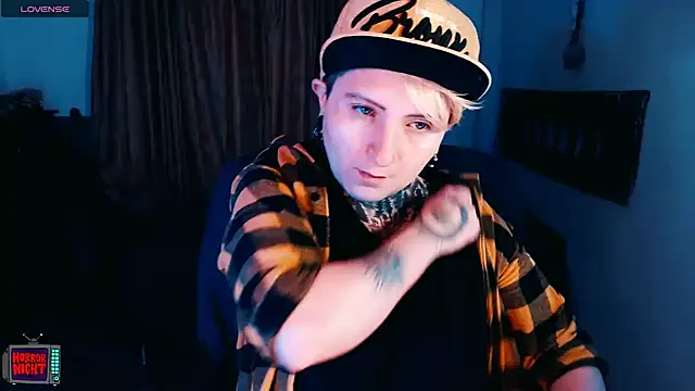 Snapshot of Marieblueeyes chatting on 12-22-25, 09:34 Marieblueeyes online show from 12-22-25, 09:34