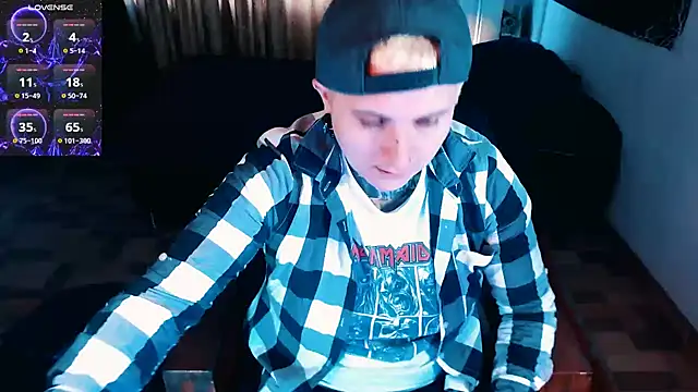 Snapshot of Marieblueeyes chatting on 01-09-26, 07:59 Marieblueeyes online show from 01-09-26, 07:59