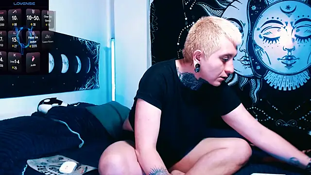 Snapshot of Marieblueeyes chatting on 02-05-26, 11:09 Marieblueeyes online show from 02-05-26, 11:09