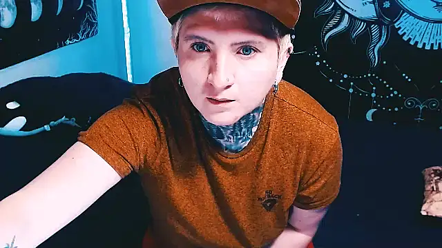 Snapshot of Marieblueeyes chatting on 02-10-26, 12:48 Marieblueeyes online show from 02-10-26, 12:48