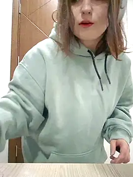 Yammy Yumi online show from 10-12-25, 10:31