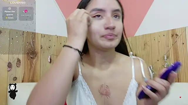 Perla Campbell online show from 10-21-25, 01:12