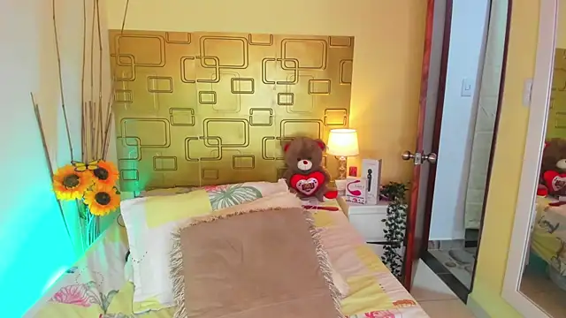 Julia Haye online show from 02-05-25, 11:02