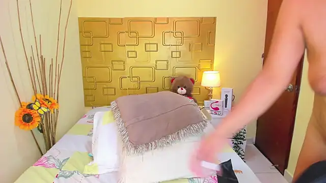 Julia Haye online show from 03-02-25, 10:14