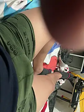 Snapshot of elvis0966 chatting on 01-05-25, 04:14 elvis0966 online show from 01-05-25, 04:14