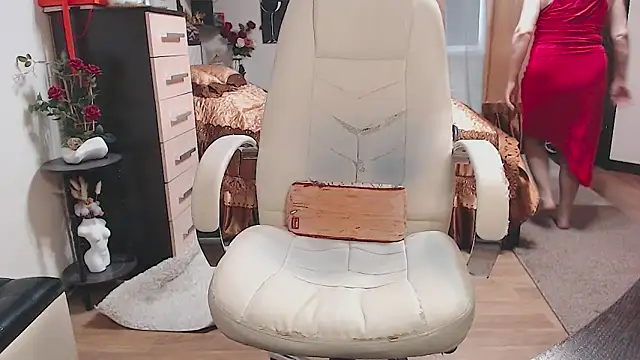 CrazyMomy online show from 04-25-26, 06:27