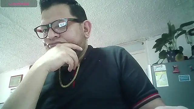 Snapshot of SexDiffrent chatting on 12-20-25, 04:14 SexDiffrent online show from 12-20-25, 04:14