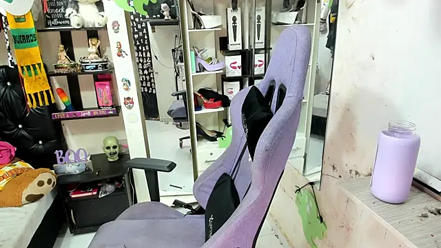 allsson queen online show from 10-30-25, 03:19