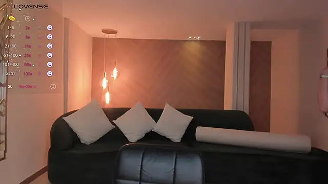 Snapshot of LilaWest chatting on 01-29-25, 07:32 LilaWest online show from 01-29-25, 07:32