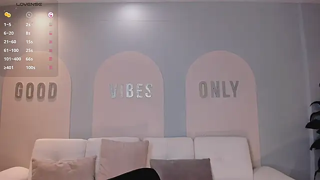 Snapshot of LilaWest chatting on 03-01-25, 11:17 LilaWest online show from 03-01-25, 11:17