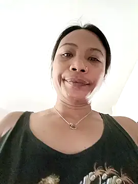 Snapshot of KinkyKit_May chatting on 12-04-24, 02:20 KinkyKit May online show from 12-04-24, 02:20