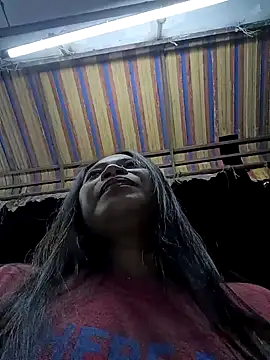 Snapshot of KinkyKit_May chatting on 02-05-25, 04:58 KinkyKit May online show from 02-05-25, 04:58