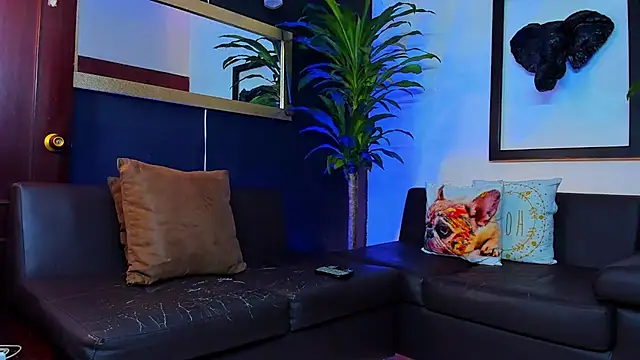 Snapshot of Markboyl chatting on 02-08-25, 01:11 Markboyl online show from 02-08-25, 01:11