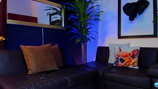 Snapshot of Markboyl chatting on 02-12-25, 12:44 Markboyl online show from 02-12-25, 12:44