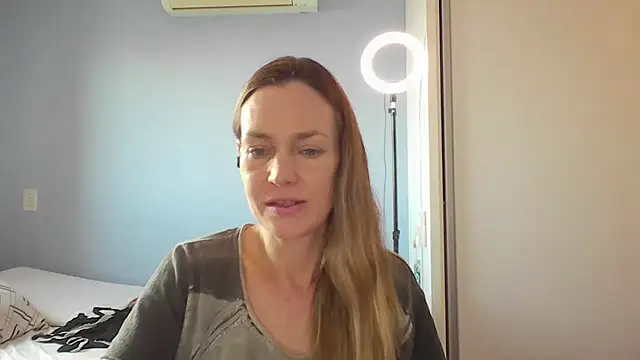 Annylove1 online show from 12-04-25, 10:46