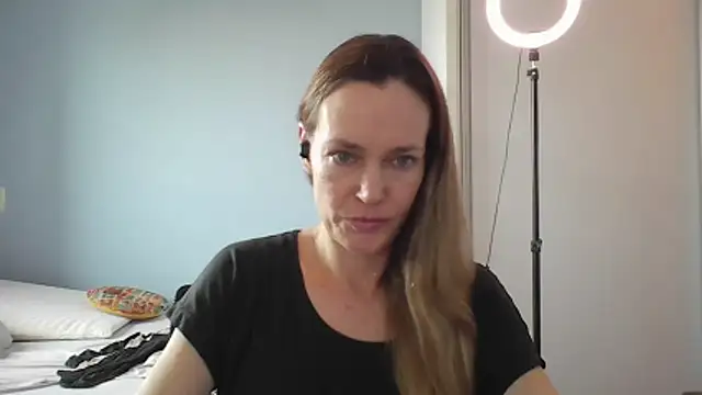 Annylove1 online show from 12-16-25, 10:53