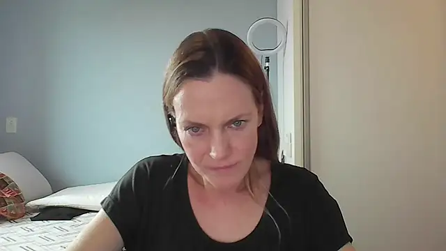 Annylove1 online show from 12-17-25, 04:02