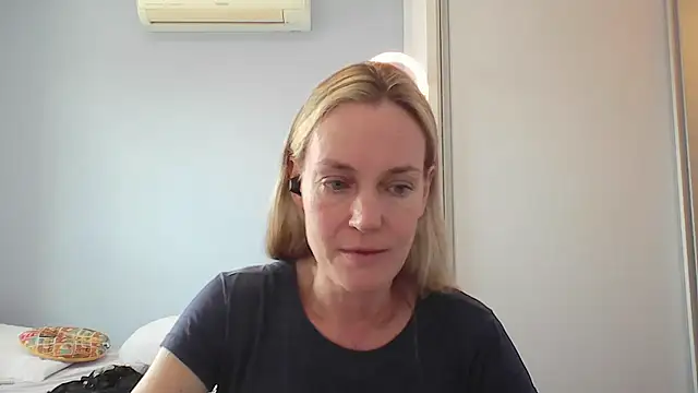 Annylove1 online show from 01-12-26, 03:50