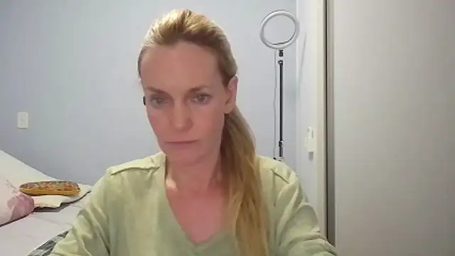 Annylove1 online show from 04-22-26, 12:13