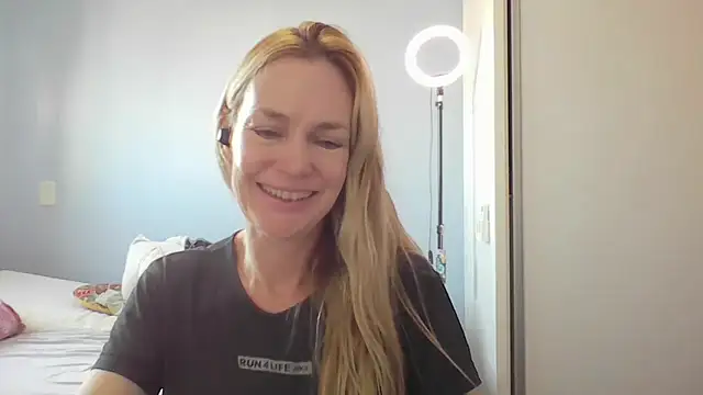 Annylove1 online show from 04-22-26, 12:18