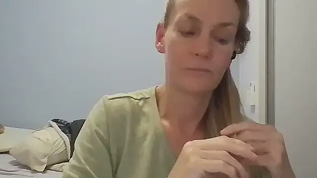 Annylove1 online show from 04-23-26, 12:23