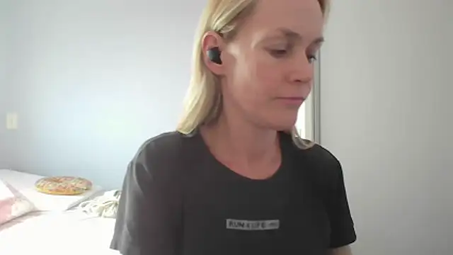 Annylove1 online show from 04-24-26, 04:53