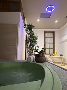 Hannahoff online show from 01-19-25, 01:21