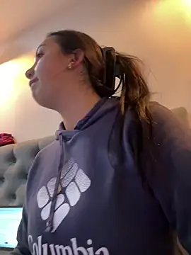 Hannahoff online show from 02-05-25, 04:37