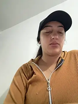 Hannahoff online show from 09-19-25, 03:08